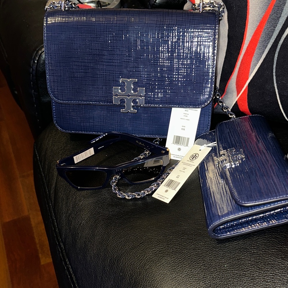 Tory Burch Patent Navy Fleming Chain Shoulder Bag